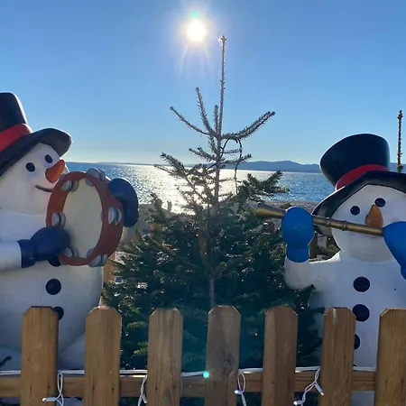 Climatise Avec Piscine Et Parking Prive