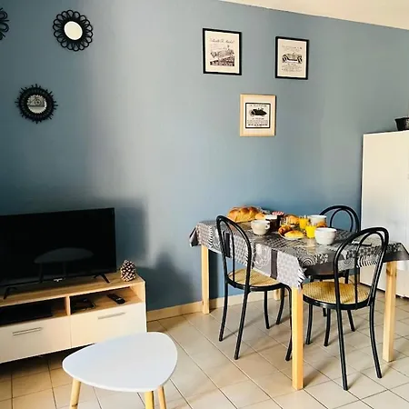 Apartment Climatise Avec Piscine Et Parking Prive