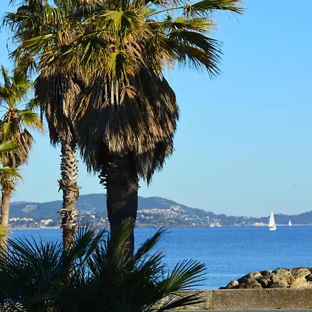 Climatisé Avec Piscine Et Parking Privé