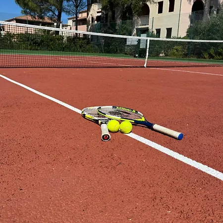 Climatise Avec Piscine Et Parking Prive * Fréjus