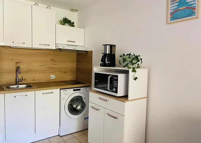 Climatise Avec Piscine Et Parking Prive Apartmán *