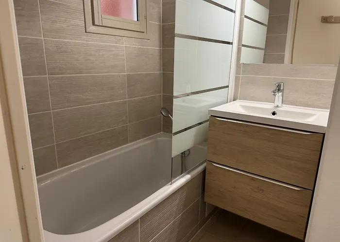Apartmán Climatise Avec Piscine Et Parking Prive